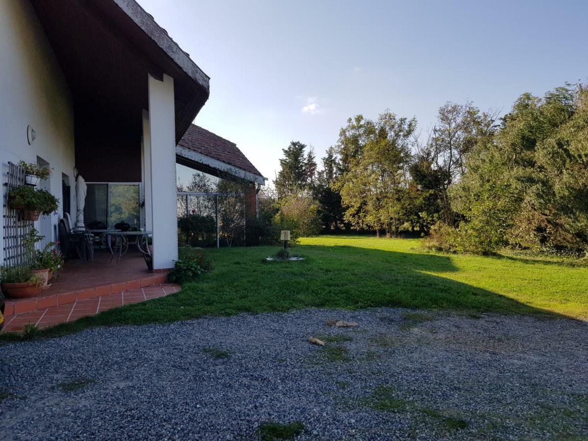 Villa Le Rabailly Merenvielle Bagian luar foto